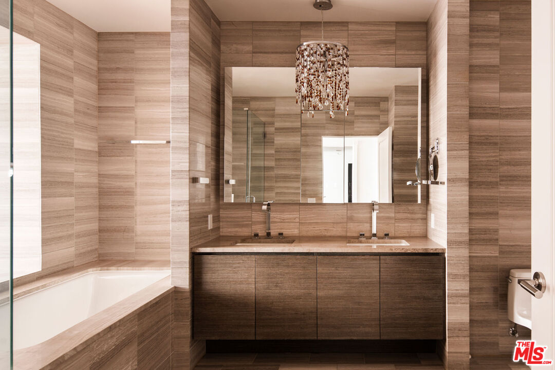 900 W Olympic Blvd Unit: 44D, DTLA