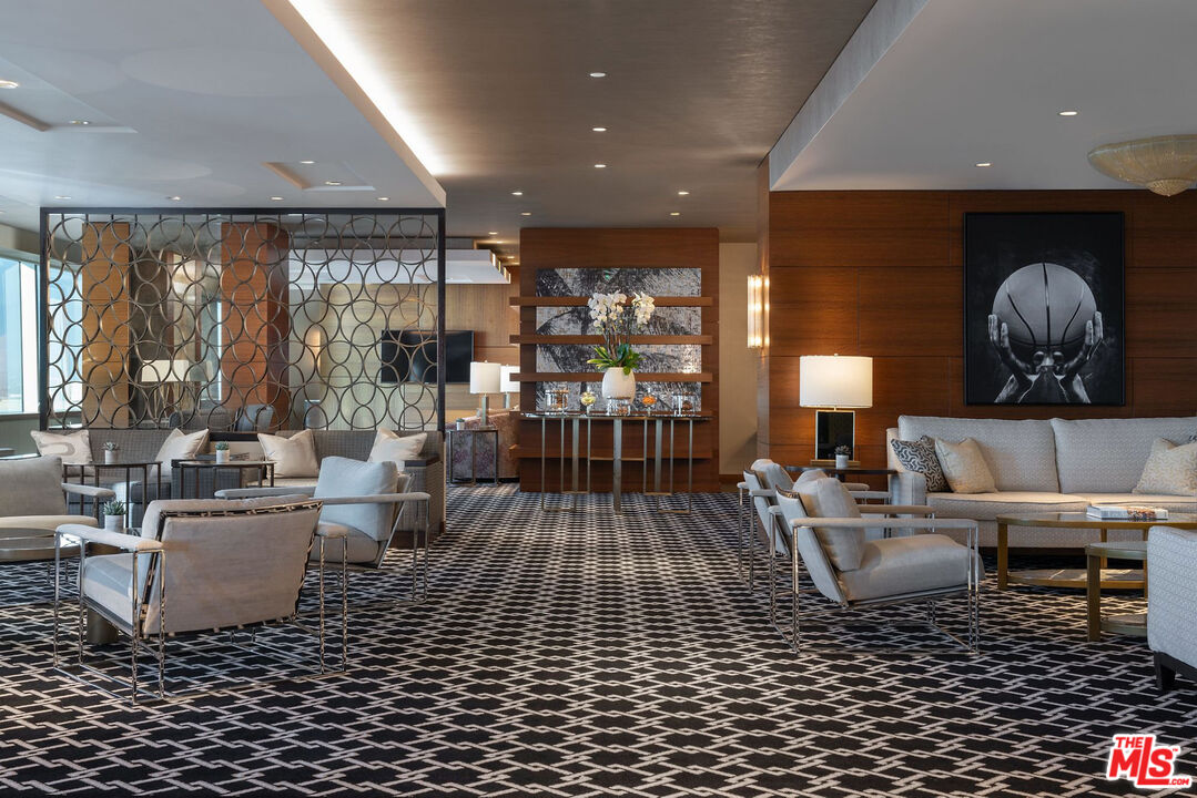 900 W Olympic Blvd Unit: 44D, DTLA