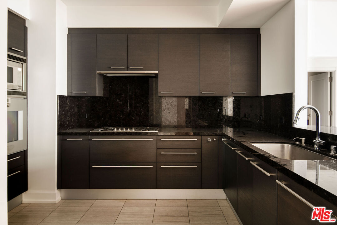 900 W Olympic Blvd Unit: 44D, DTLA
