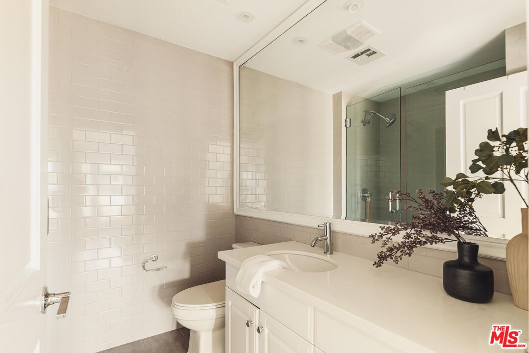 633 12th St, Santa Monica