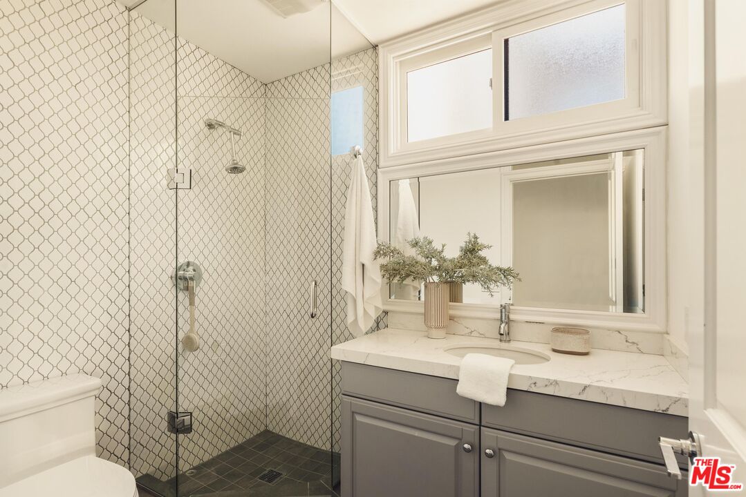 633 12th St, Santa Monica