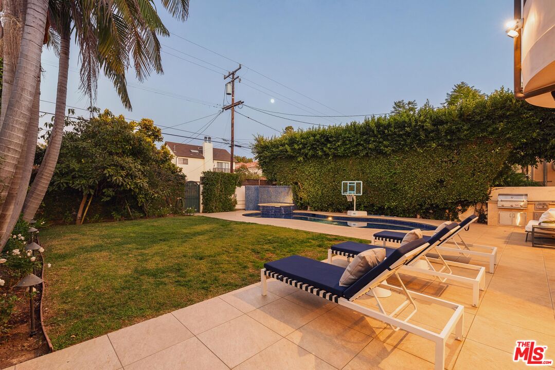 633 12th St, Santa Monica