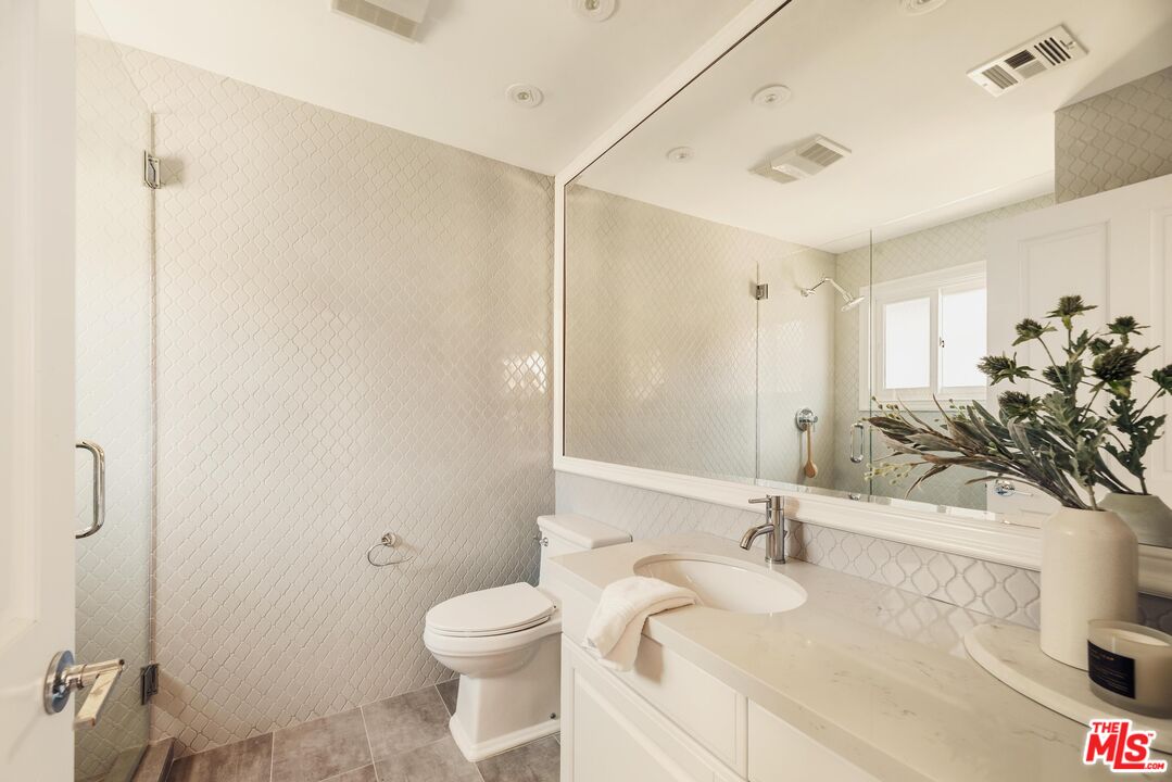 633 12th St, Santa Monica