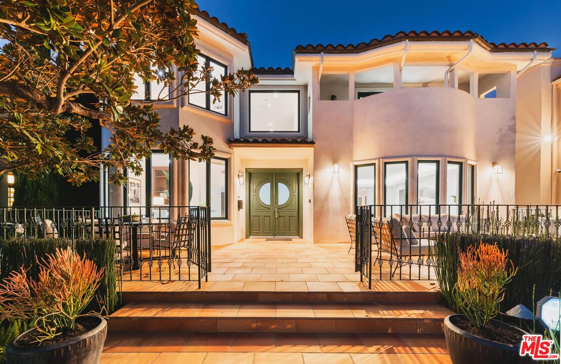 633 12th St, Santa Monica