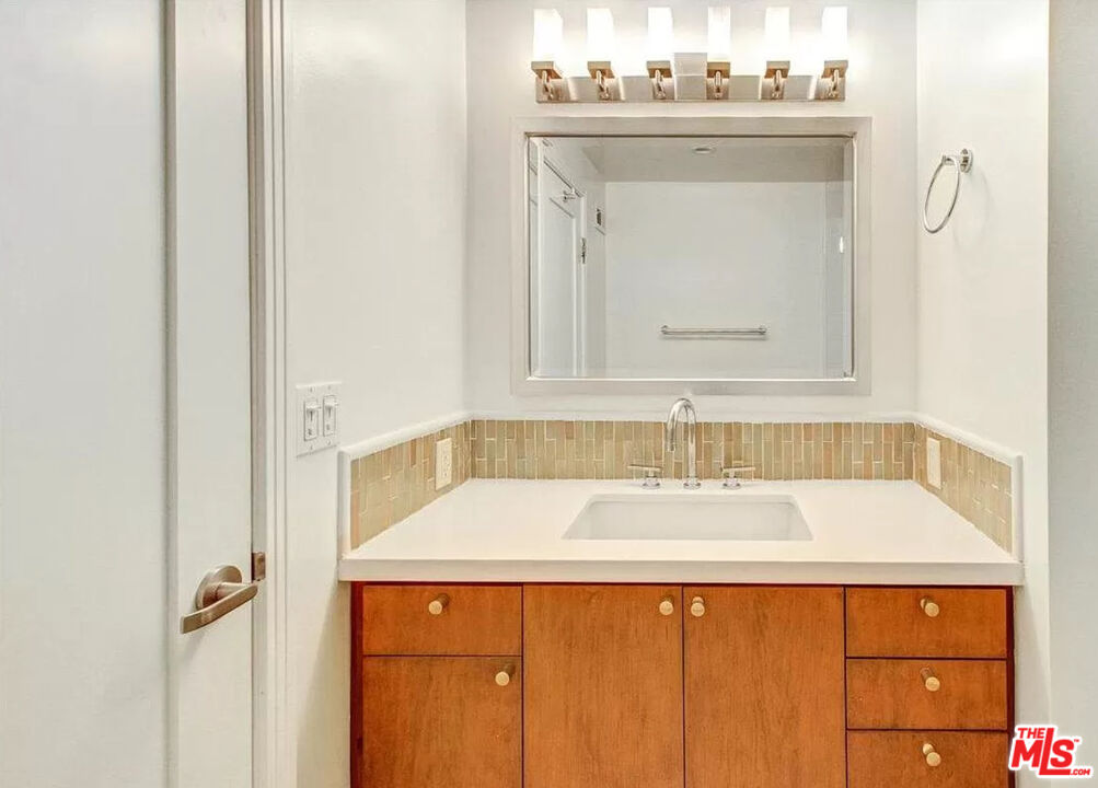 1155 N La Cienega Blvd Unit: 614