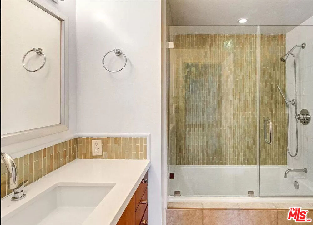 1155 N La Cienega Blvd Unit: 614