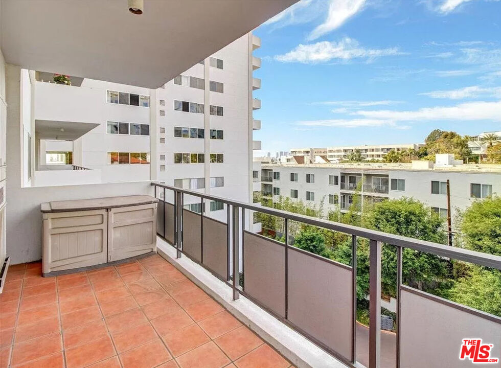 1155 N La Cienega Blvd Unit: 614