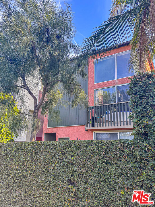 122 Buccaneer St Unit: 3