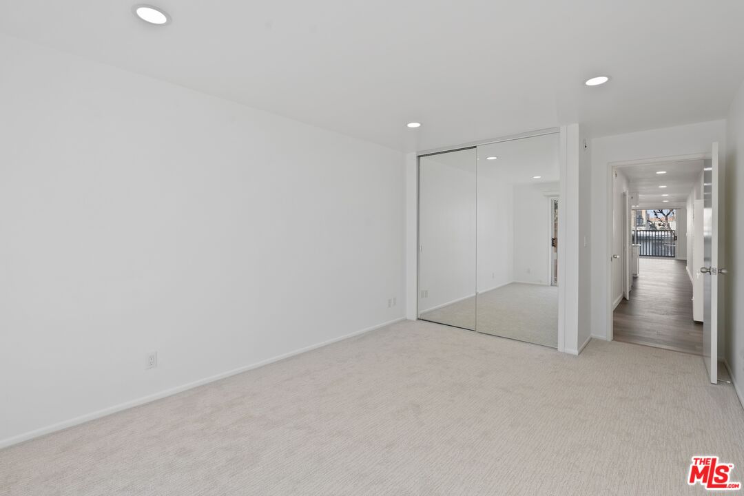 122 Buccaneer St Unit: 3