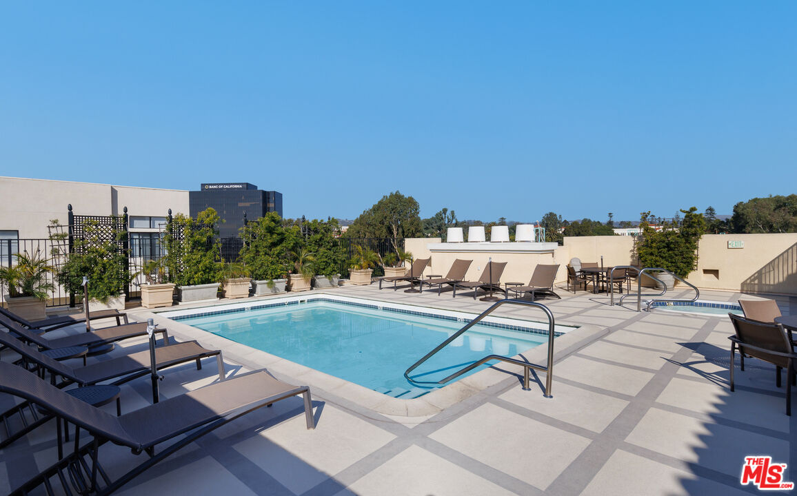 11500 San Vicente Blvd Unit: 221, Brentwood