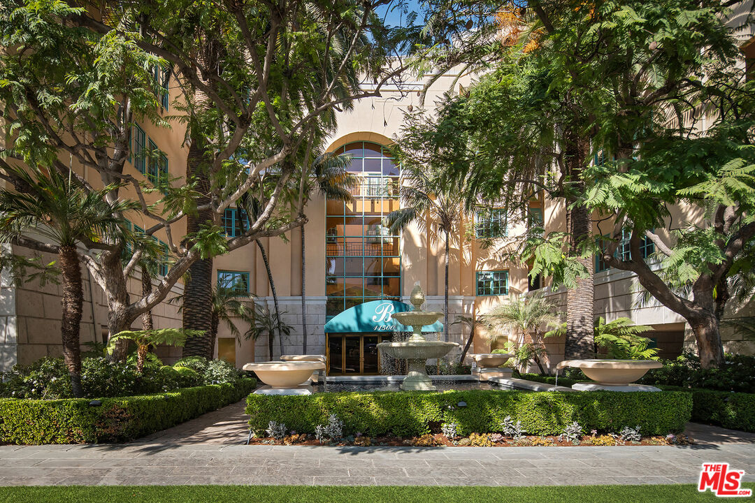 11500 San Vicente Blvd Unit: 221, Brentwood