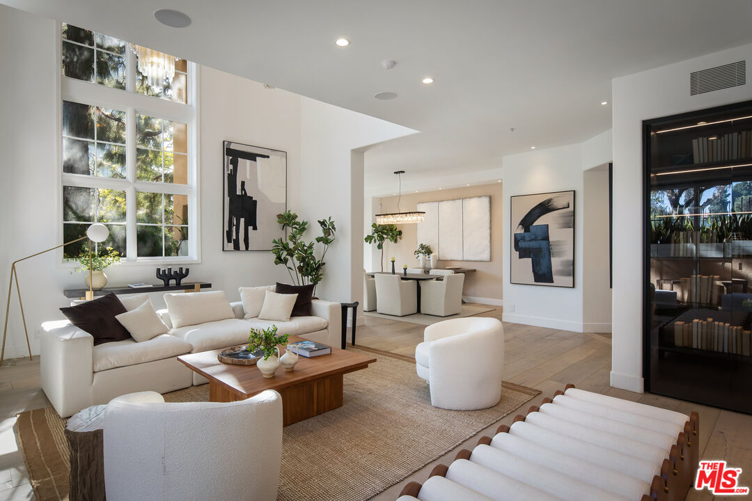 11500 San Vicente Blvd Unit: 221, Brentwood