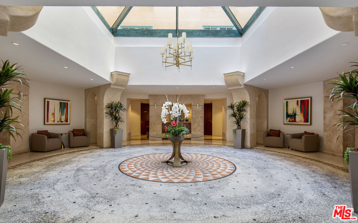 11500 San Vicente Blvd Unit: 221, Brentwood