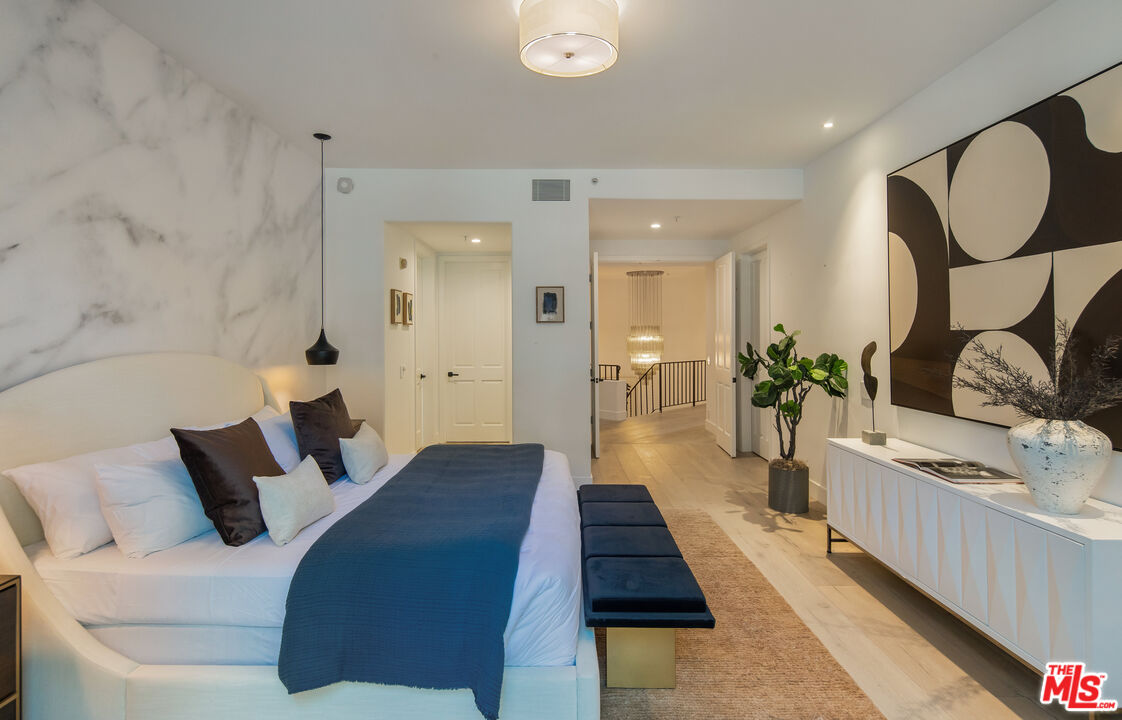 11500 San Vicente Blvd Unit: 221, Brentwood