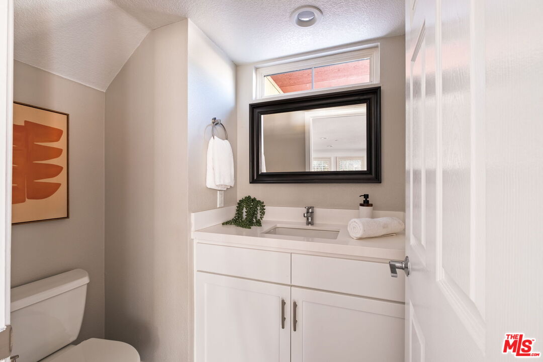 5309 Ballona Ln, Culver City