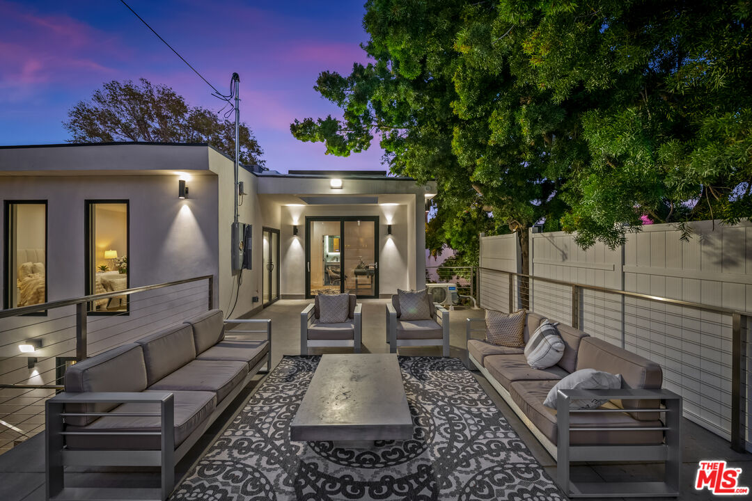 10519 Louisiana Ave, Westwood