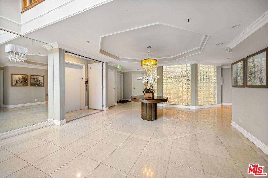 10575 Ashton Ave Unit: 301, Westwood