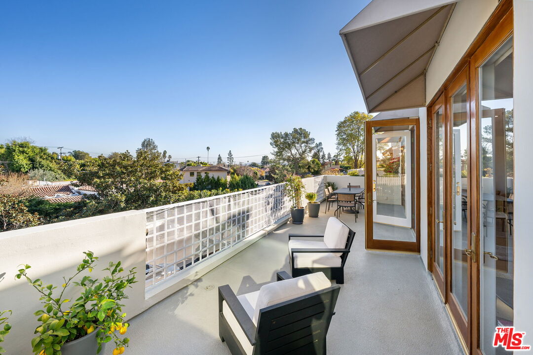 10575 Ashton Ave Unit: 301, Westwood