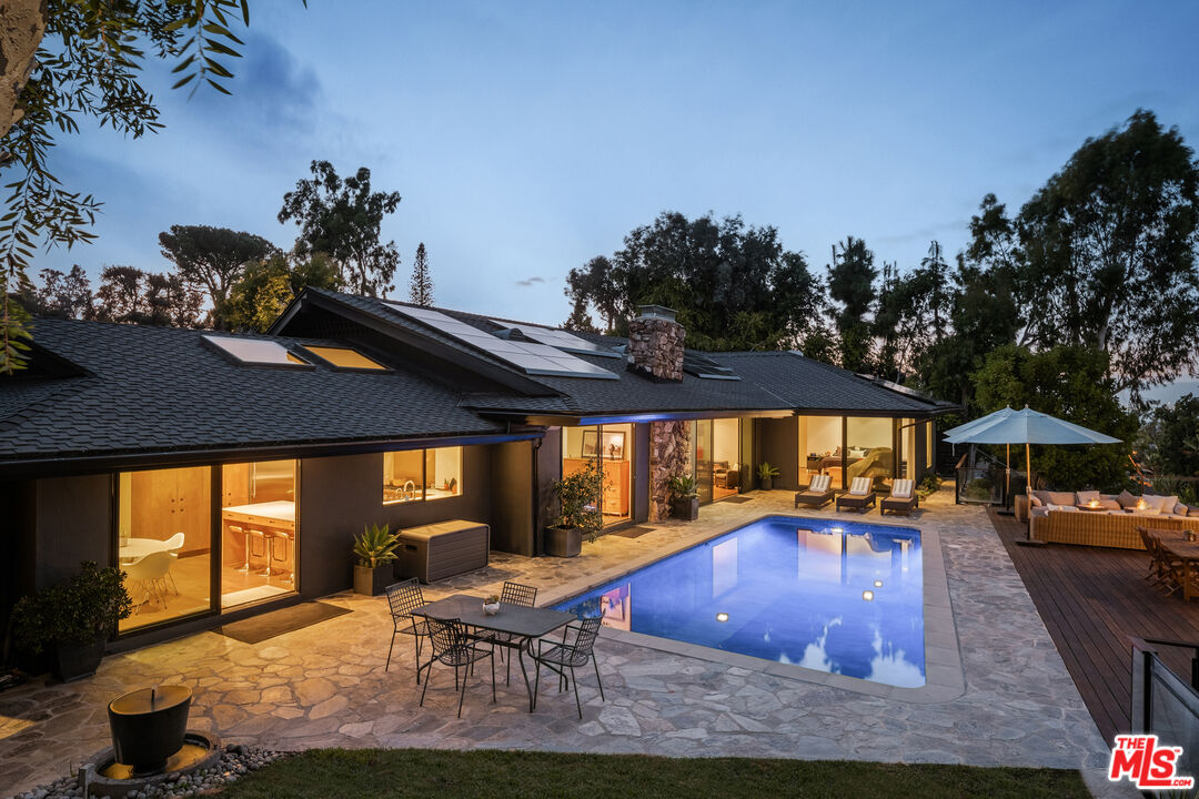 3442 Colville Pl, Encino