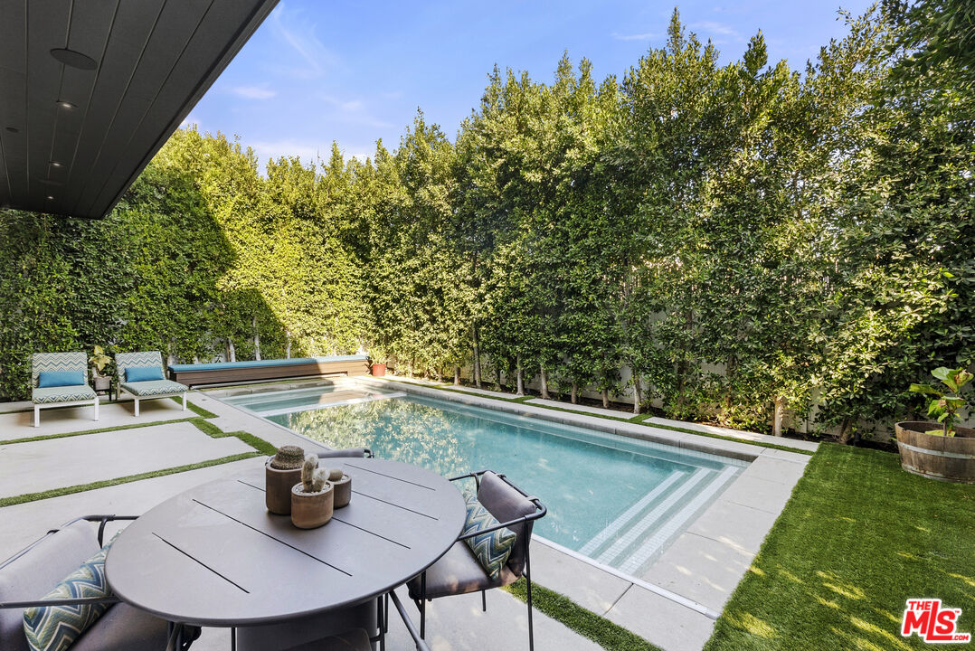 734 N Harper Ave, West Hollywood
