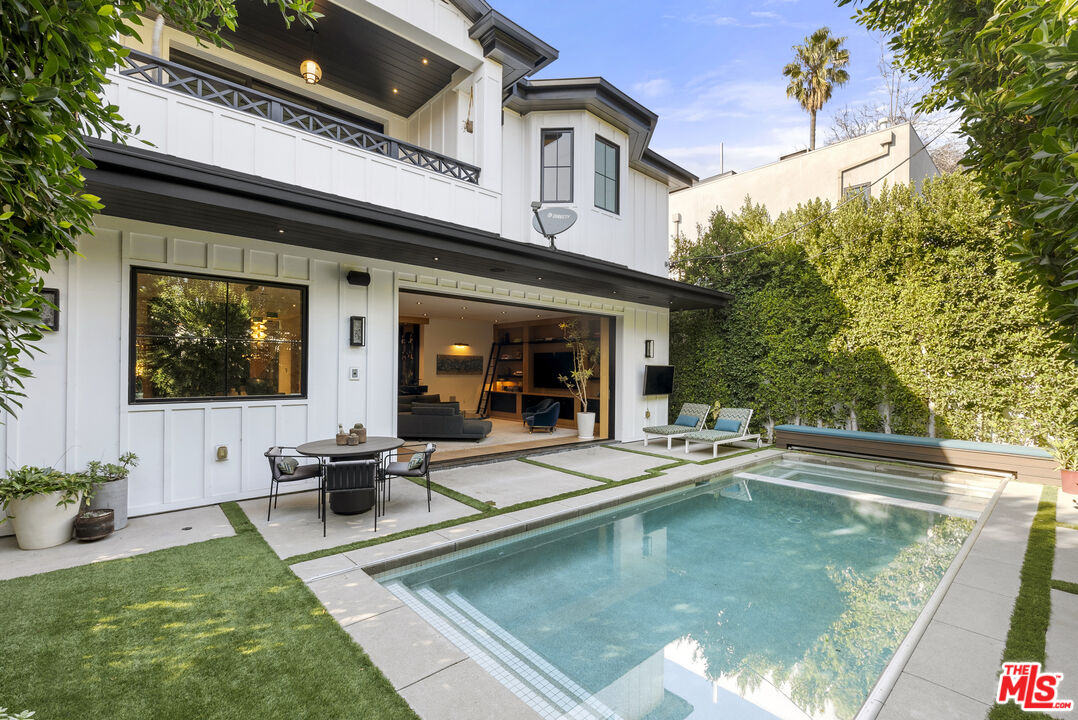 734 N Harper Ave, West Hollywood