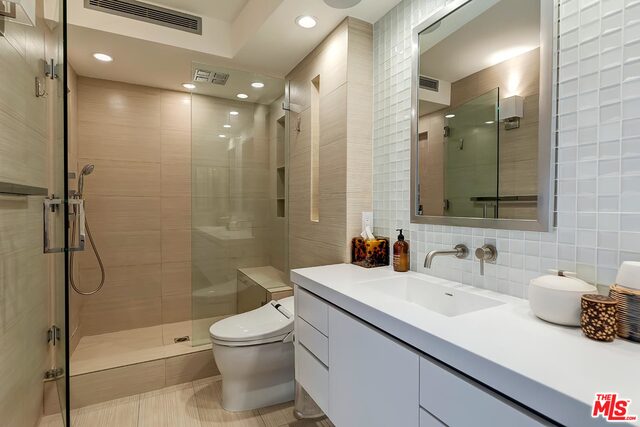 201 Ocean Ave Unit: 504B