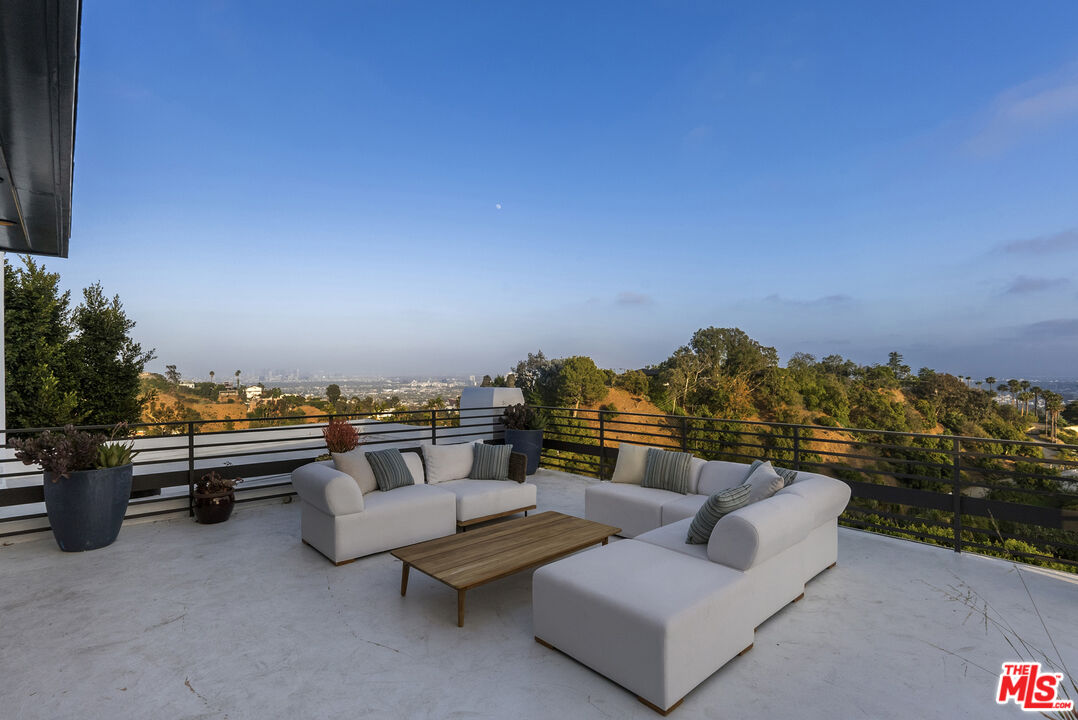 9330 Beverly Crest Dr, Beverly Hills