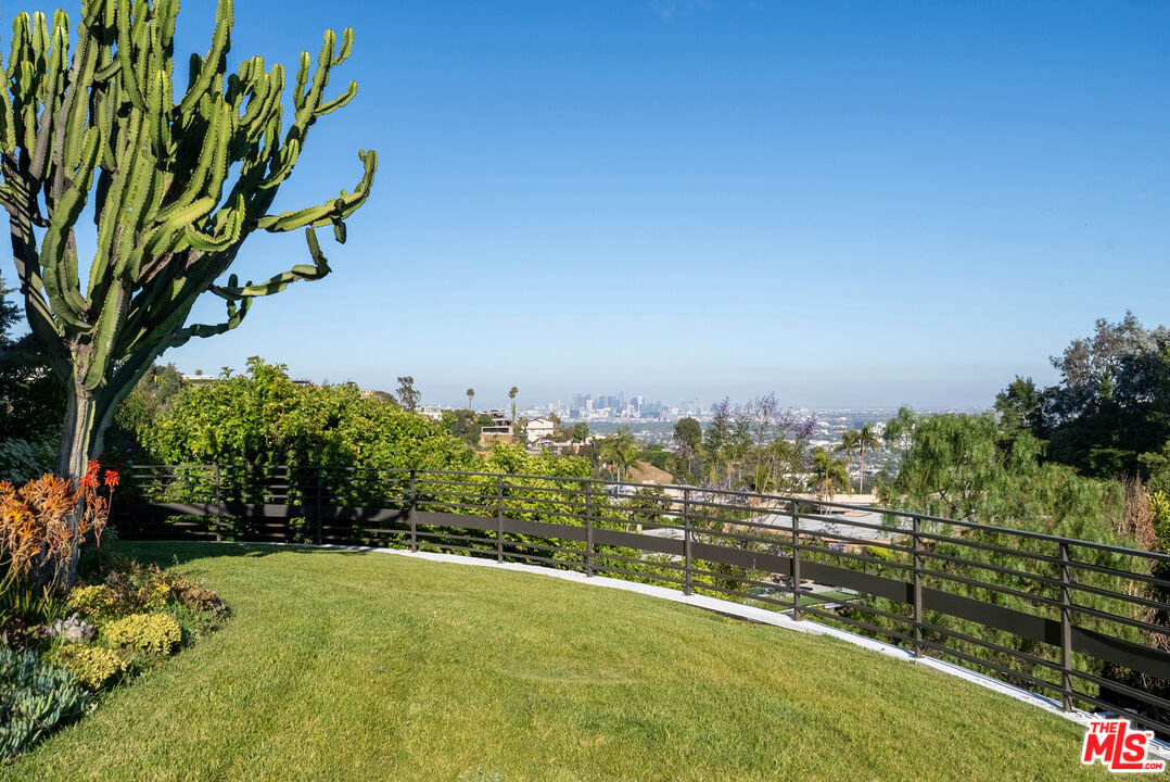 9330 Beverly Crest Dr, Beverly Hills