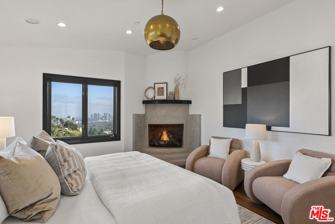 9330 Beverly Crest Dr, Beverly Hills