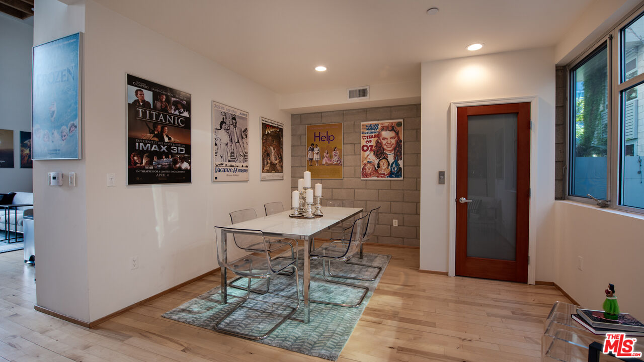3450 Cahuenga Blvd Unit: 410, Hollywood Hills