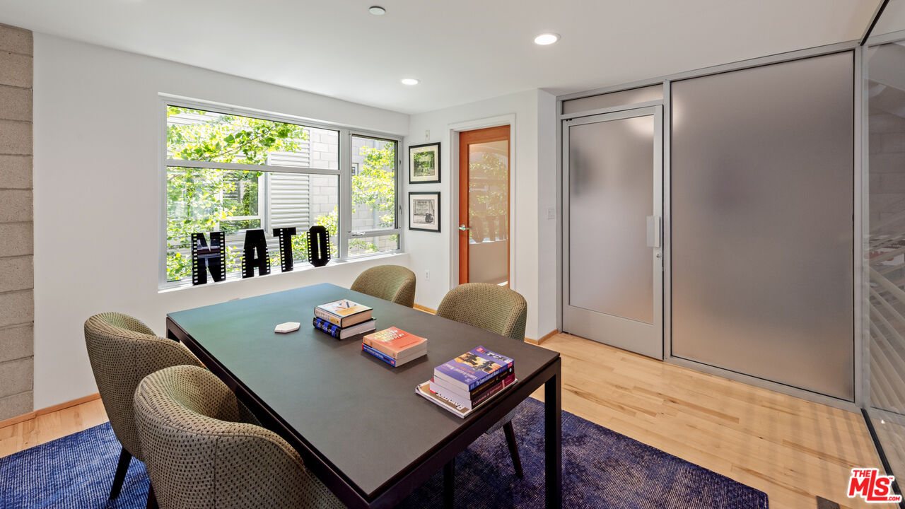 3450 Cahuenga Blvd Unit: 410, Hollywood Hills