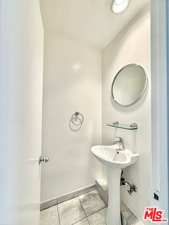 840 20th St Unit: 16