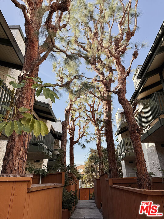 840 20th St Unit: 16