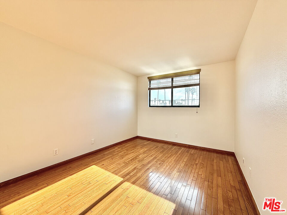 840 20th St Unit: 16