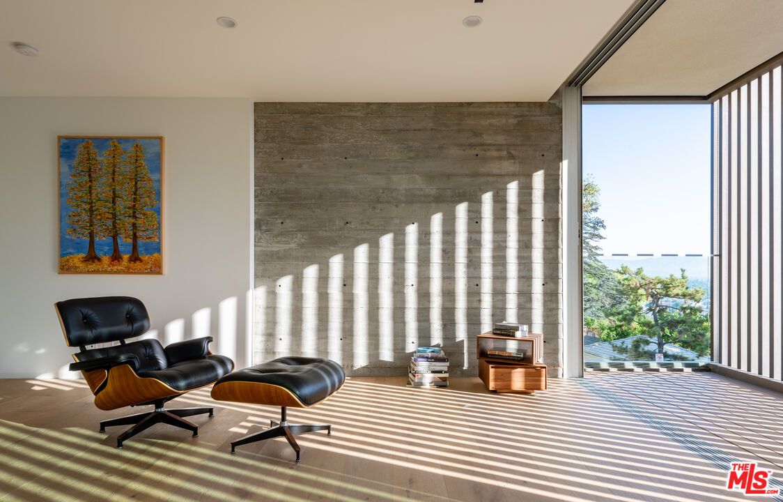 3925 Murietta Ave, Sherman Oaks