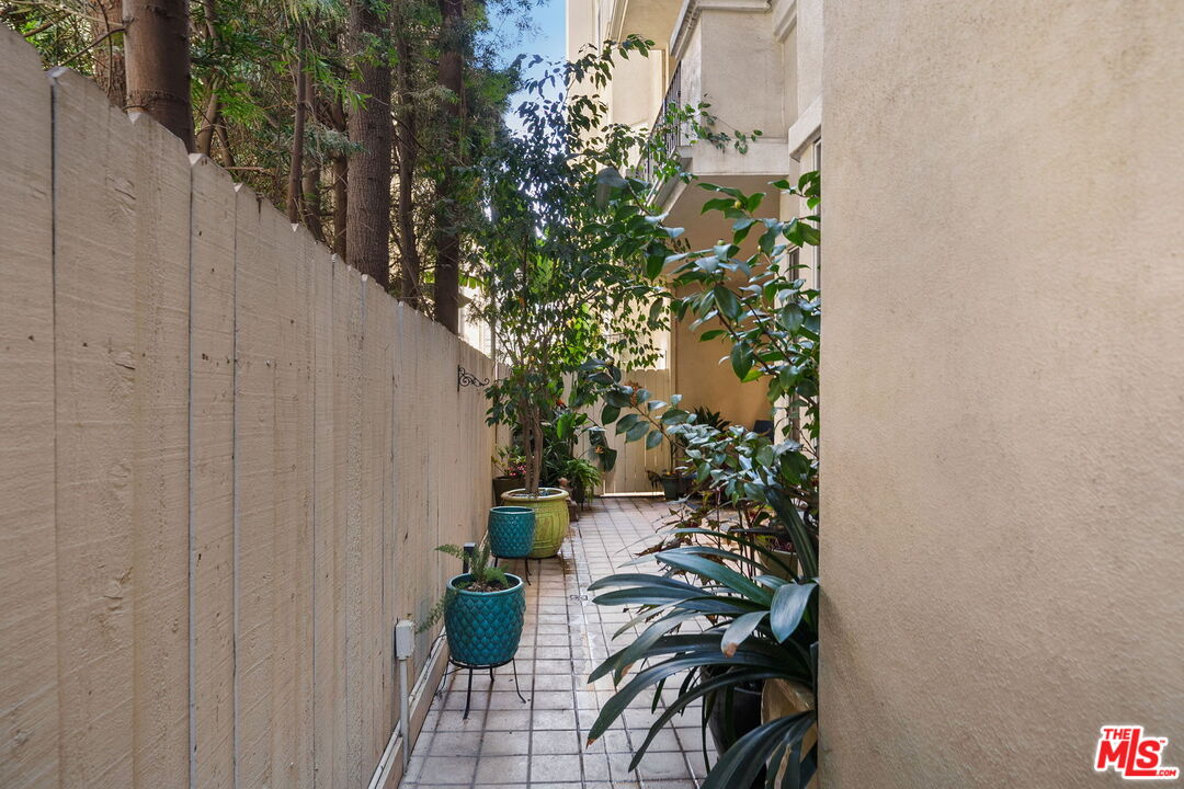 11680 Montana Ave Unit: 104, Brentwood