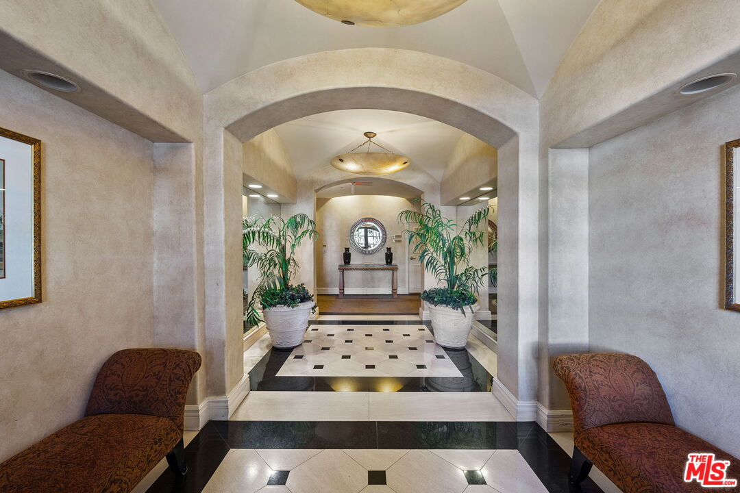 11680 Montana Ave Unit: 104, Brentwood