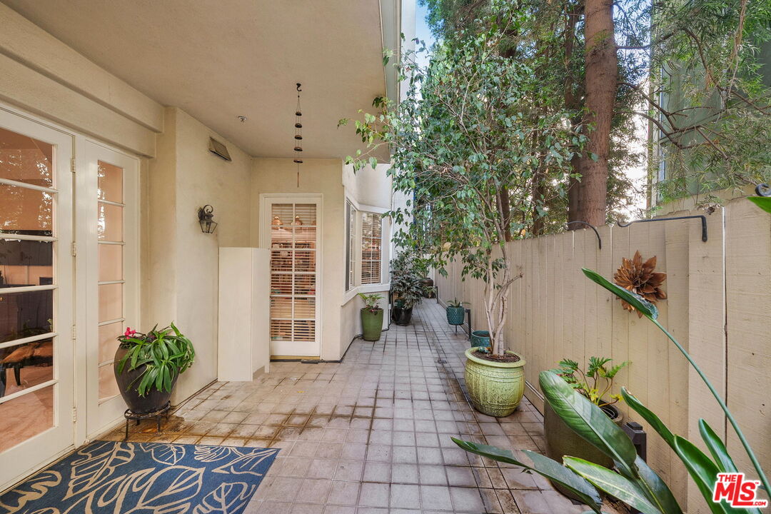 11680 Montana Ave Unit: 104, Brentwood
