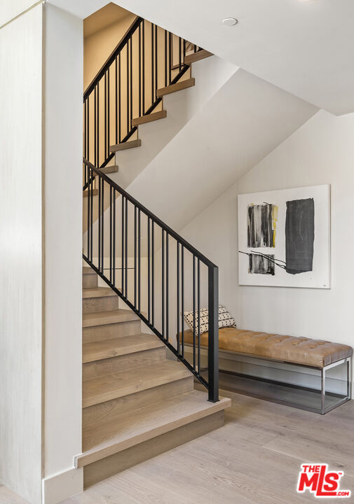 12304 Moorpark St Unit: 101