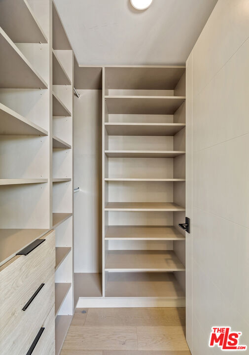 12304 Moorpark St Unit: 101