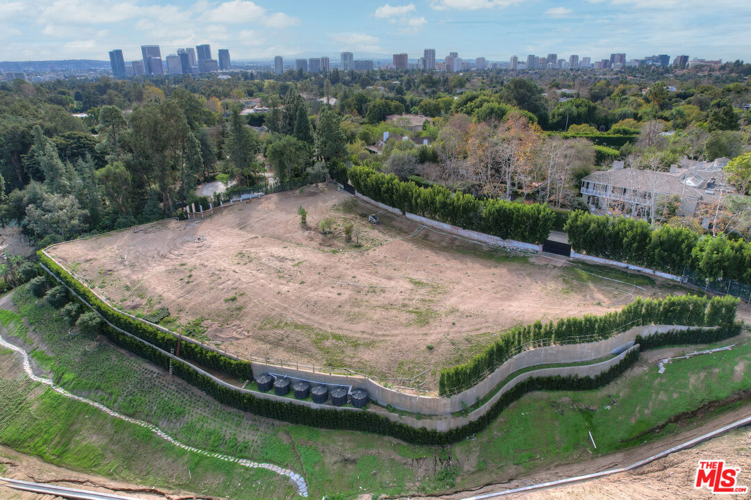 344 Delfern Dr, Holmby Hills