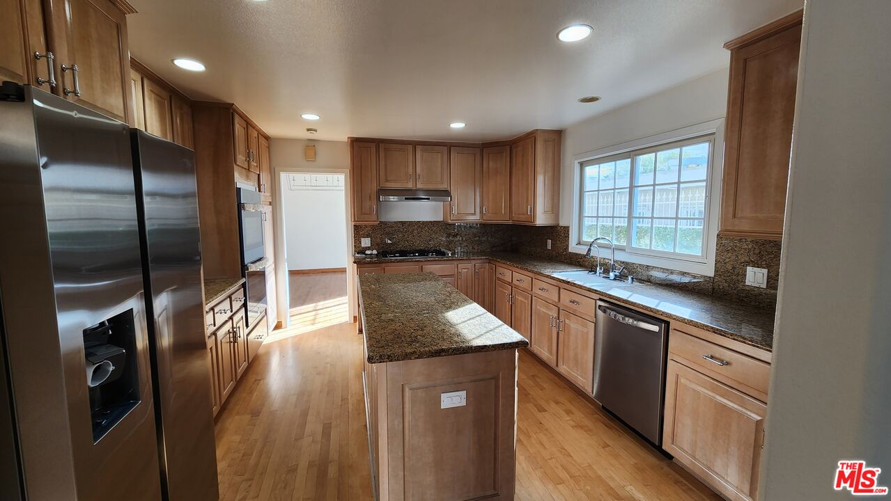 109 N Maple Dr