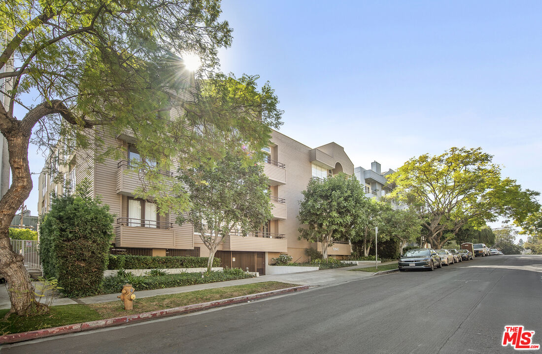10640 Wilkins Ave Unit: 204, Westwood