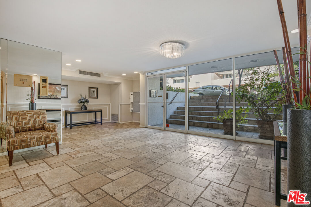 10640 Wilkins Ave Unit: 204, Westwood