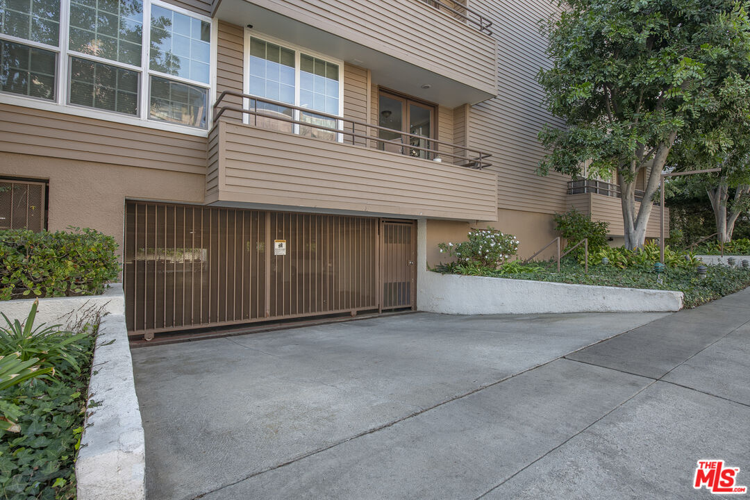 10640 Wilkins Ave Unit: 204, Westwood