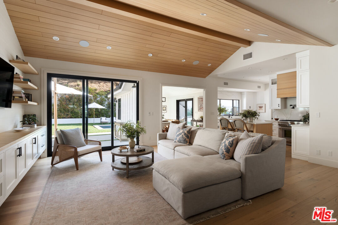 3336 Longridge Ave, Sherman Oaks