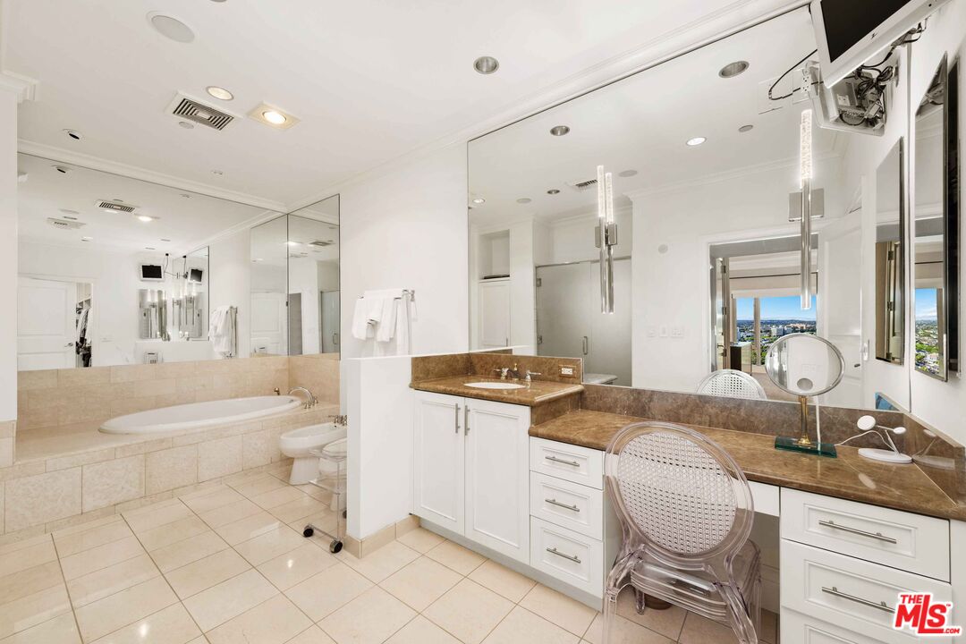 10727 Wilshire Blvd Unit: 2104