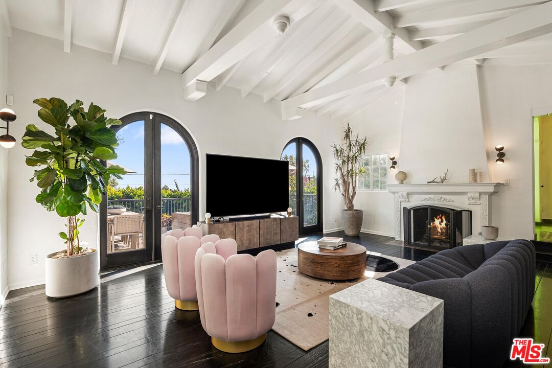 1512 Sunset Plaza Dr, Sunset Strip