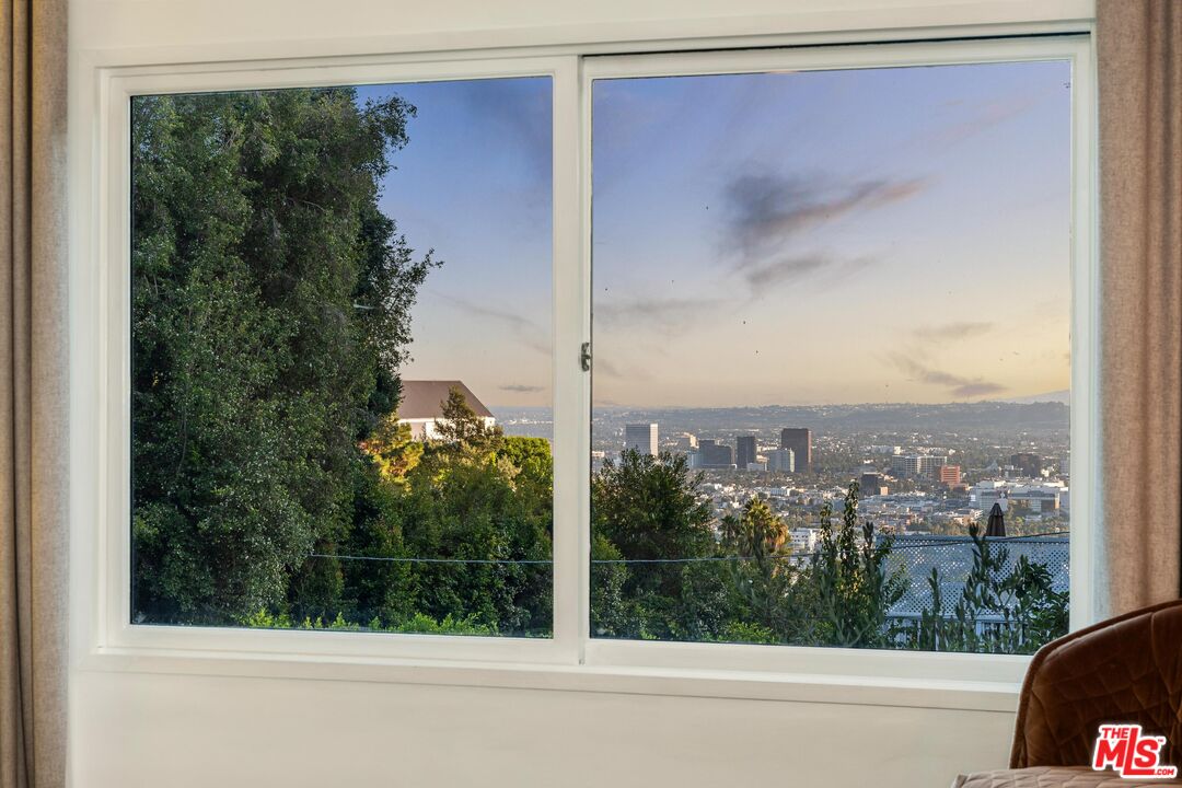 1512 Sunset Plaza Dr, Sunset Strip