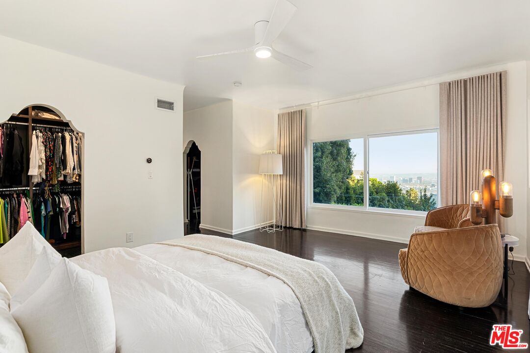 1512 Sunset Plaza Dr, Sunset Strip